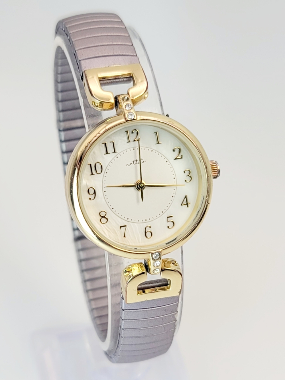 Nattito YM068 Women’s Watch Gold Tone Crystal Lugs Silver Stretch Band Japan